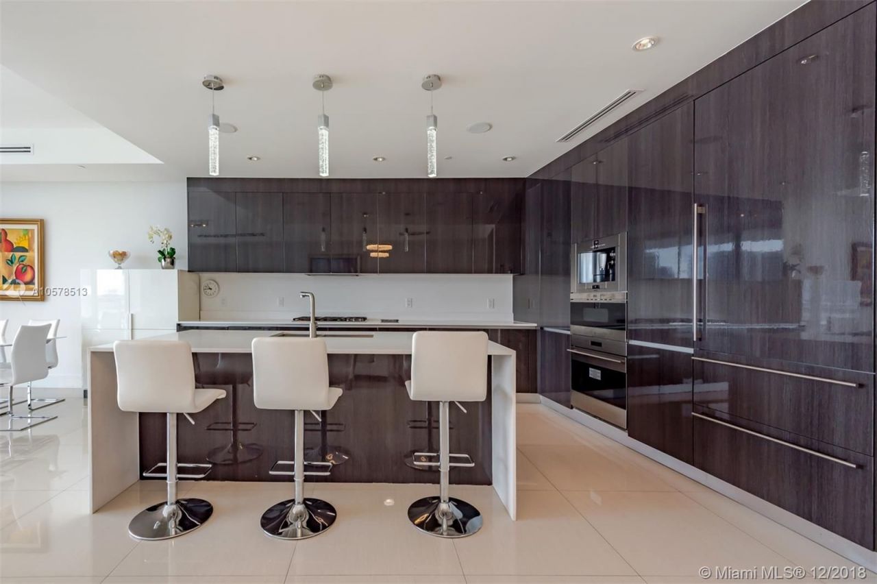 Flat in Miami, USA, 270 m² - picture 18