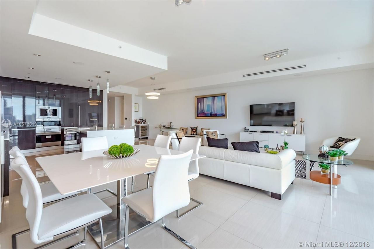 Flat in Miami, USA, 270 m² - picture 9