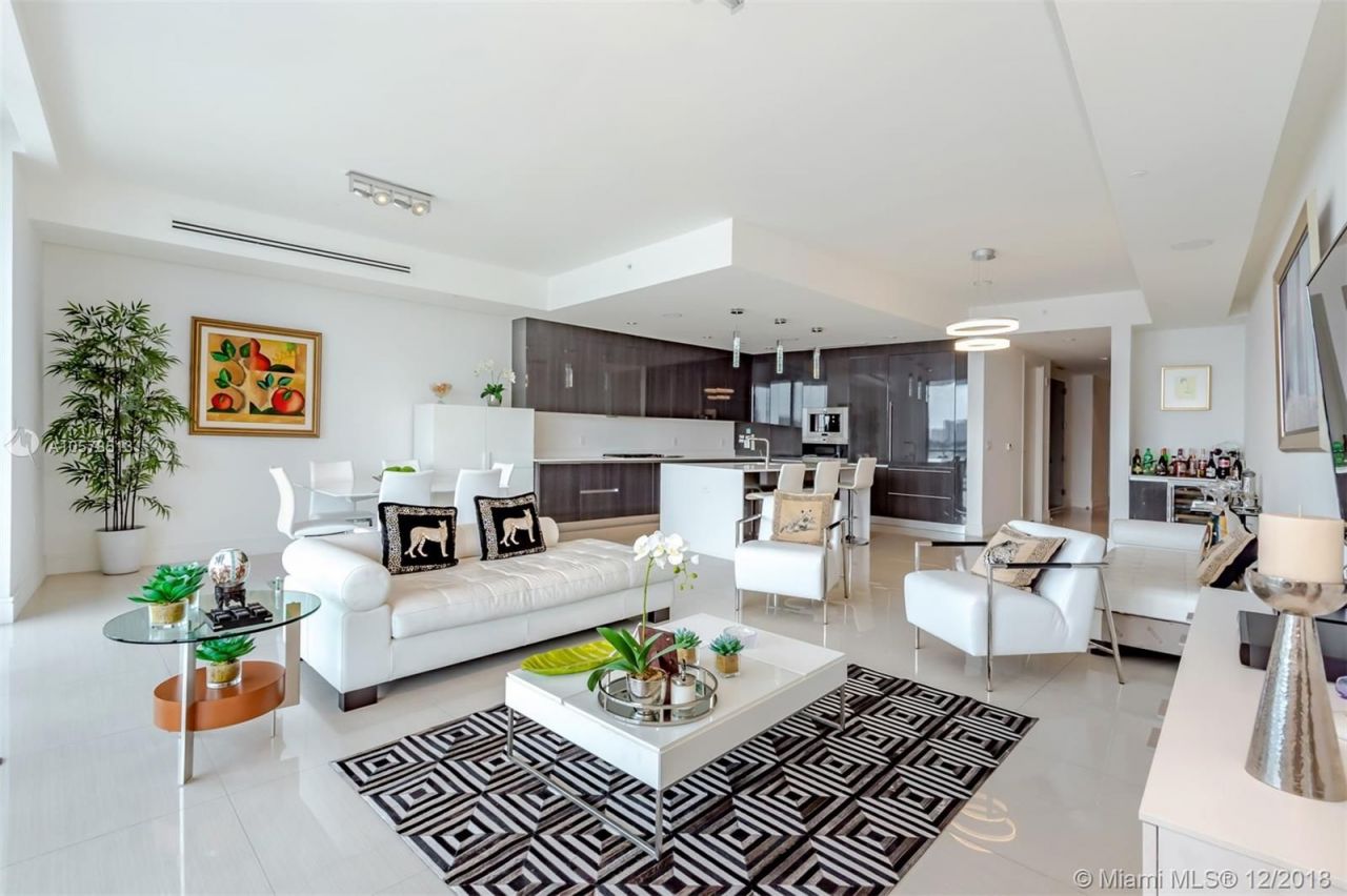 Flat in Miami, USA, 270 m² - picture 2