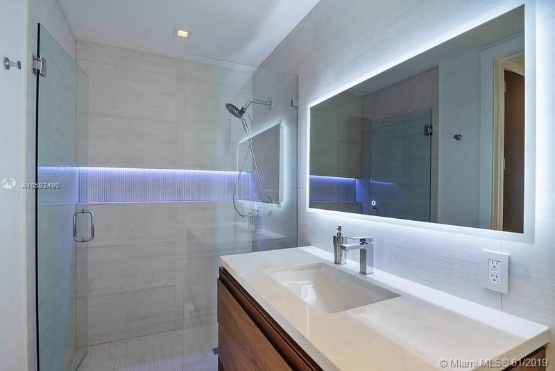 Flat in Miami, USA, 160 m² - picture 14