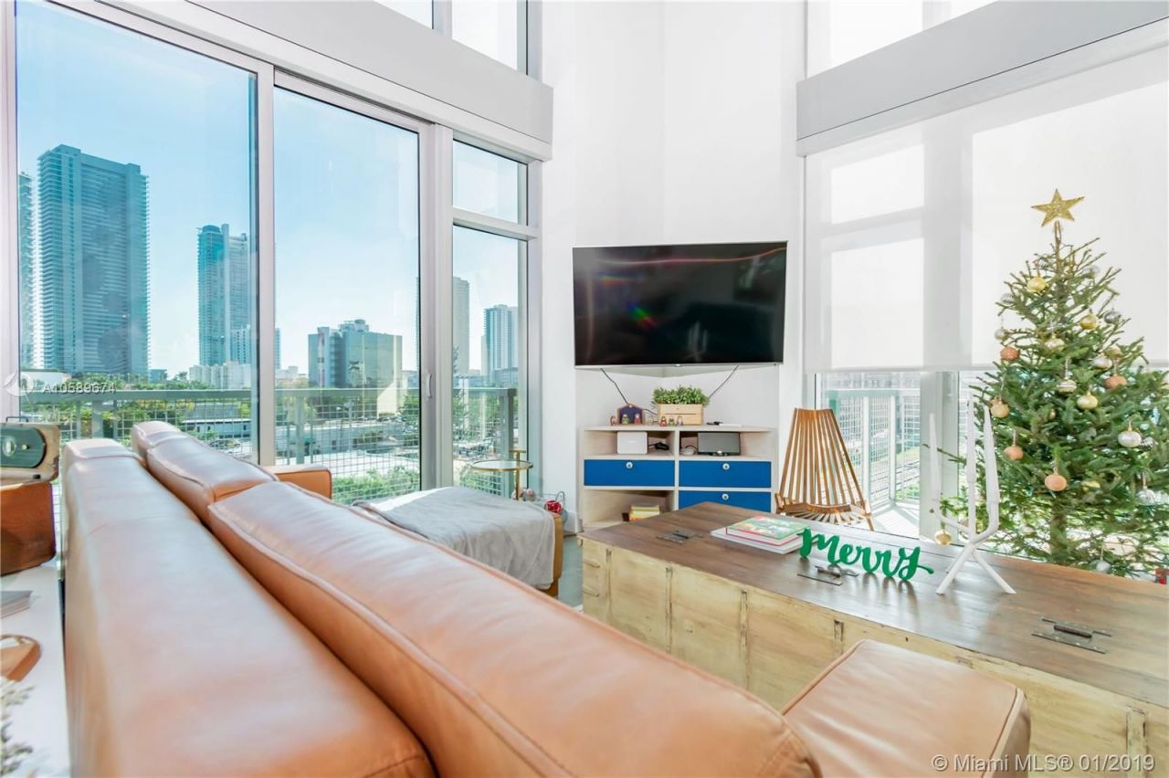 Loft en Miami, Estados Unidos, 130 m² - imagen 1