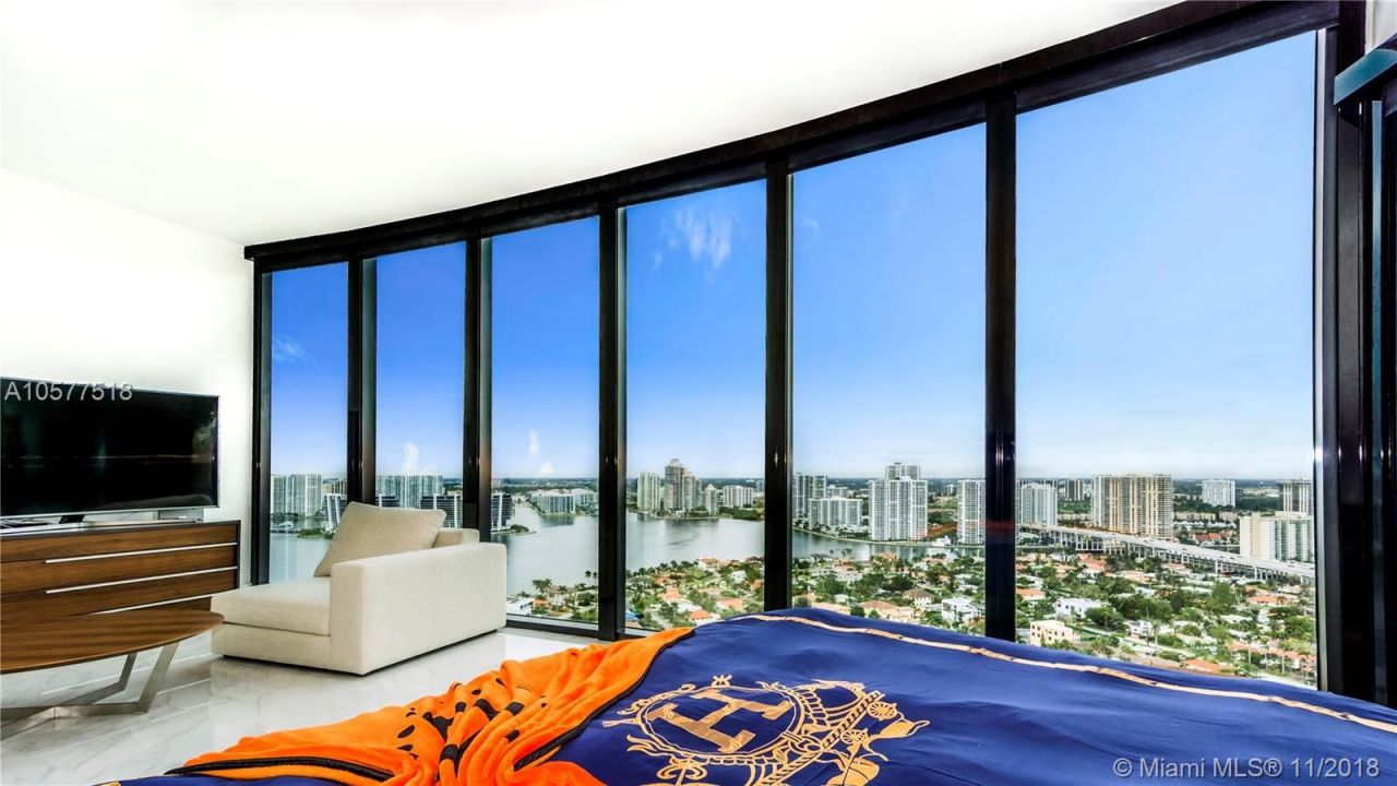 Flat in Miami, USA, 350 m² - picture 9