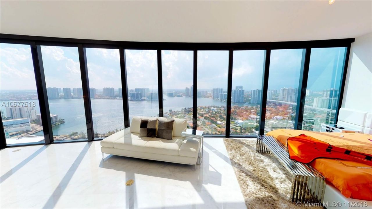 Flat in Miami, USA, 350 m² - picture 2
