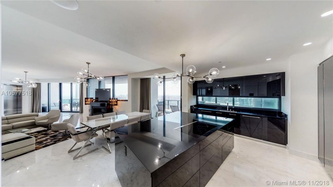 Flat in Miami, USA, 350 m² - picture 3