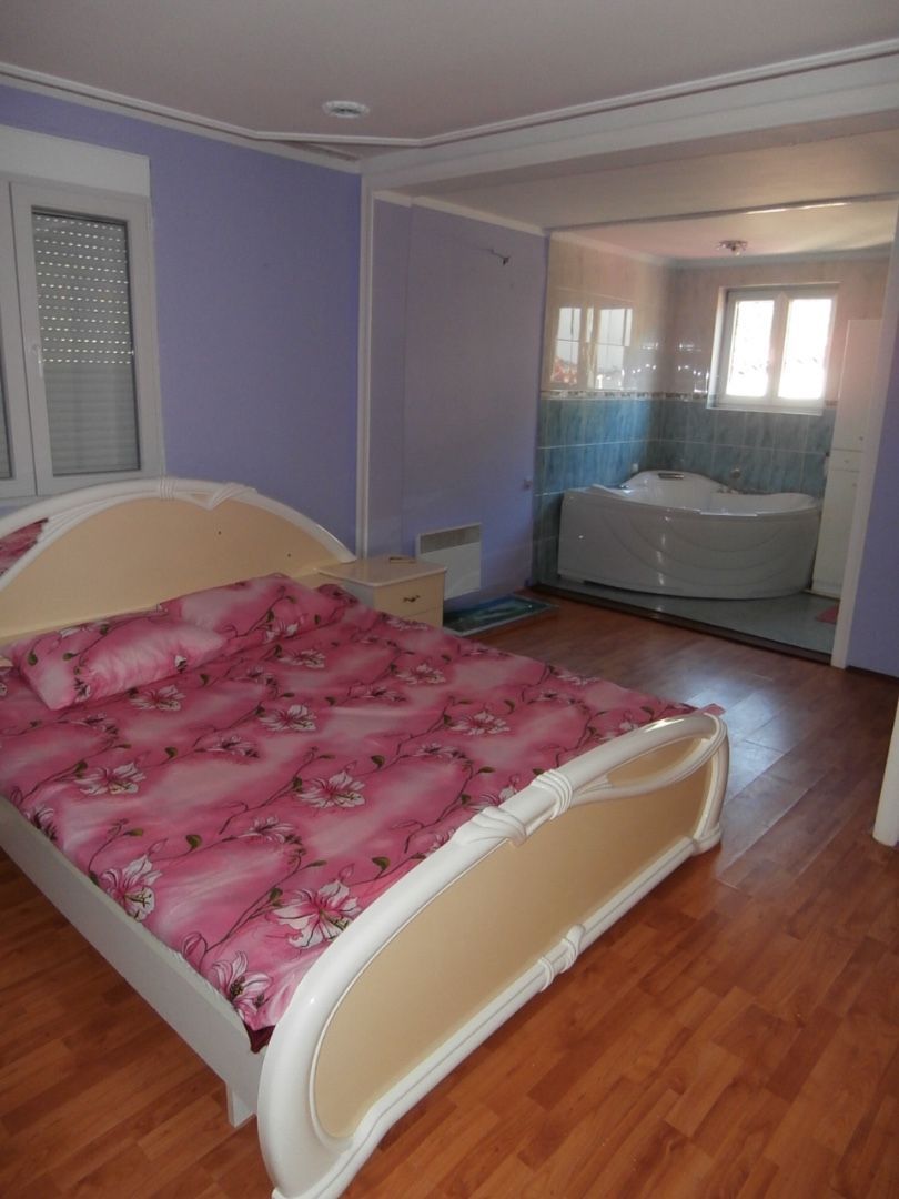 House in Bar, Montenegro, 360 m² - picture 2