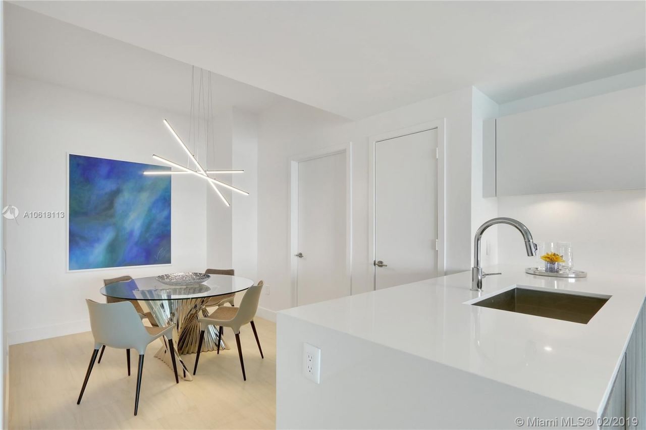 Piso en Miami, Estados Unidos, 130 m² - imagen 14