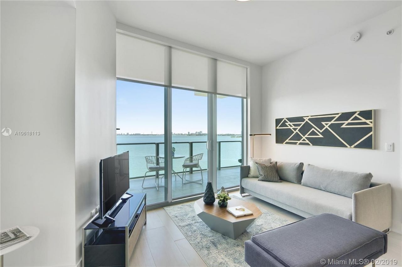 Flat in Miami, USA, 130 m² - picture 1