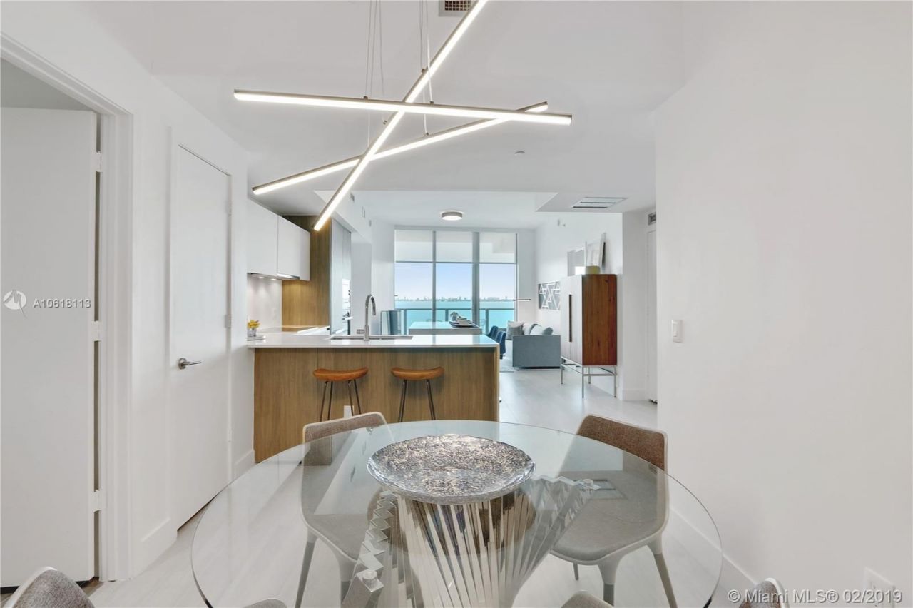 Piso en Miami, Estados Unidos, 130 m² - imagen 17