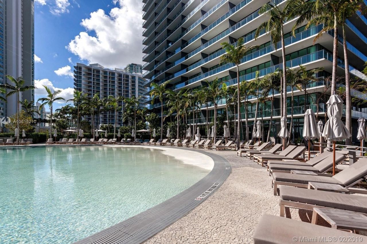 Piso en Miami, Estados Unidos, 90 m² - imagen 14