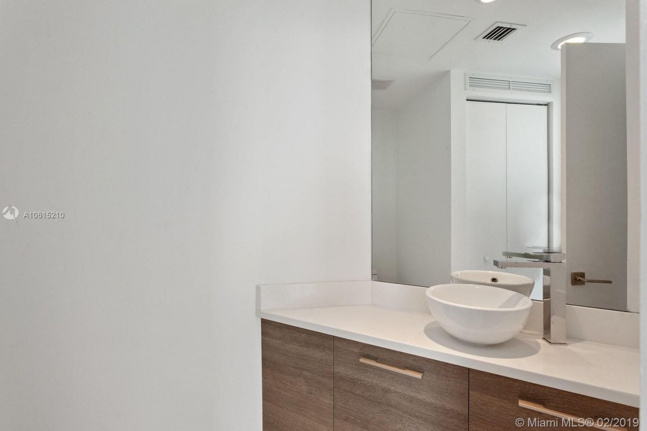 Piso en Miami, Estados Unidos, 90 m² - imagen 15