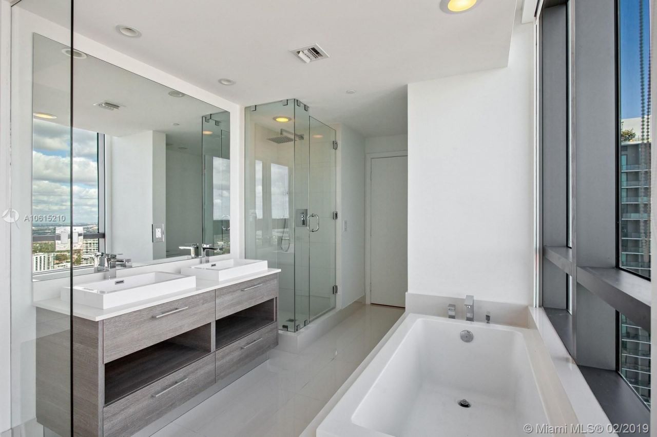 Piso en Miami, Estados Unidos, 90 m² - imagen 5