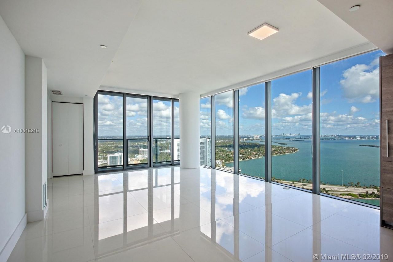 Appartement à Miami, États-Unis, 90 m² - image 1