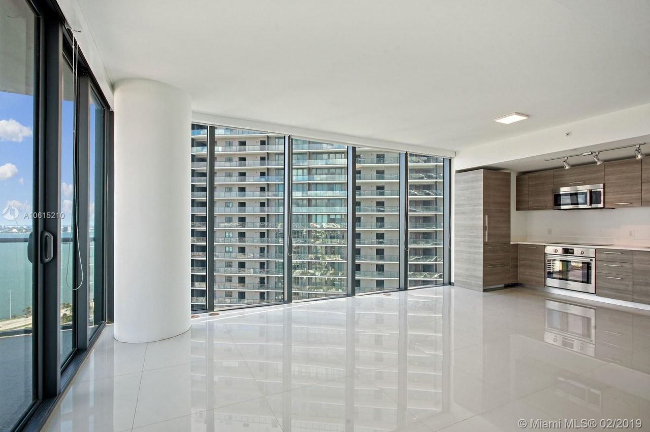 Piso en Miami, Estados Unidos, 90 m² - imagen 2