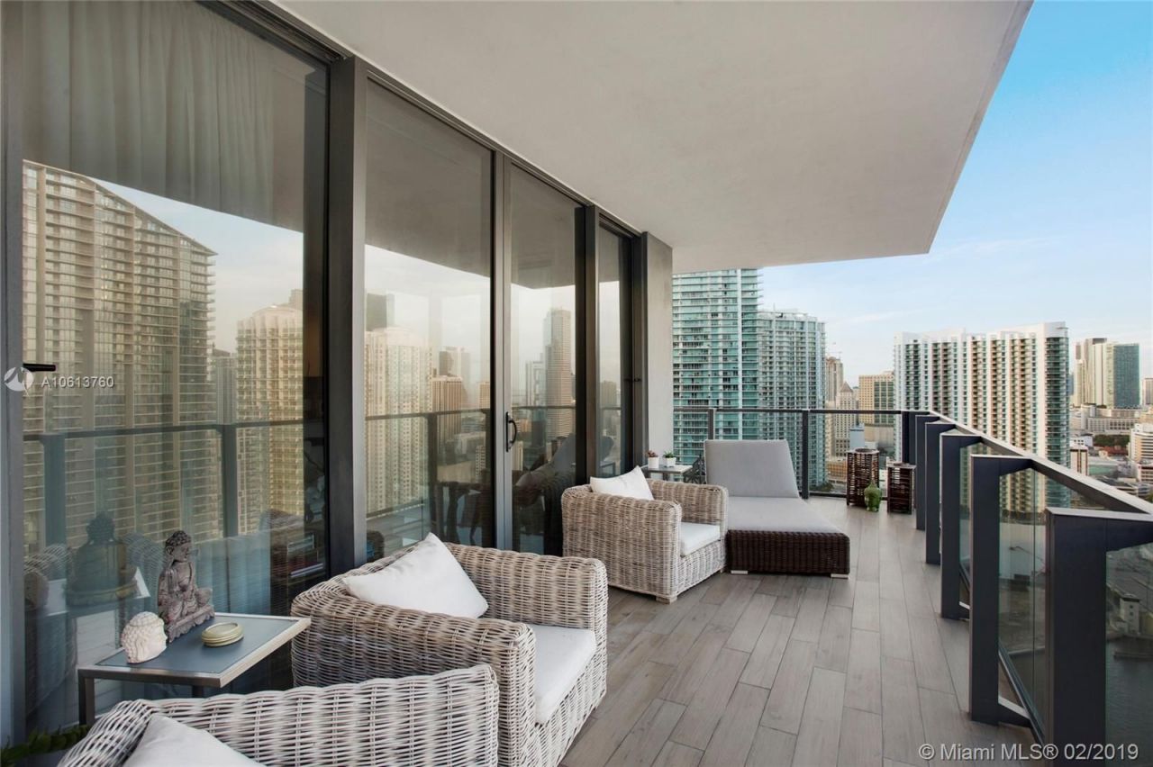 Flat in Miami, USA, 120 m² - picture 1