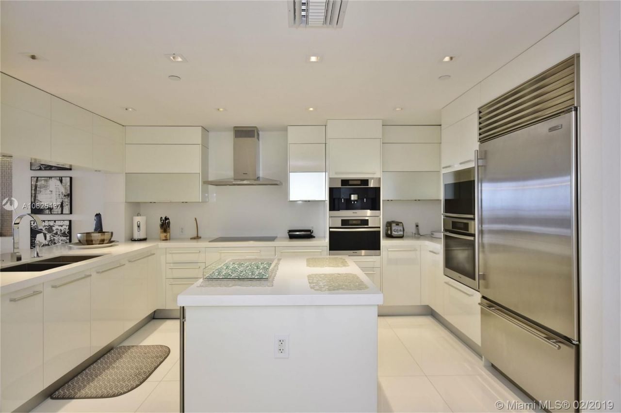 Flat in Miami, USA, 180 m² - picture 14