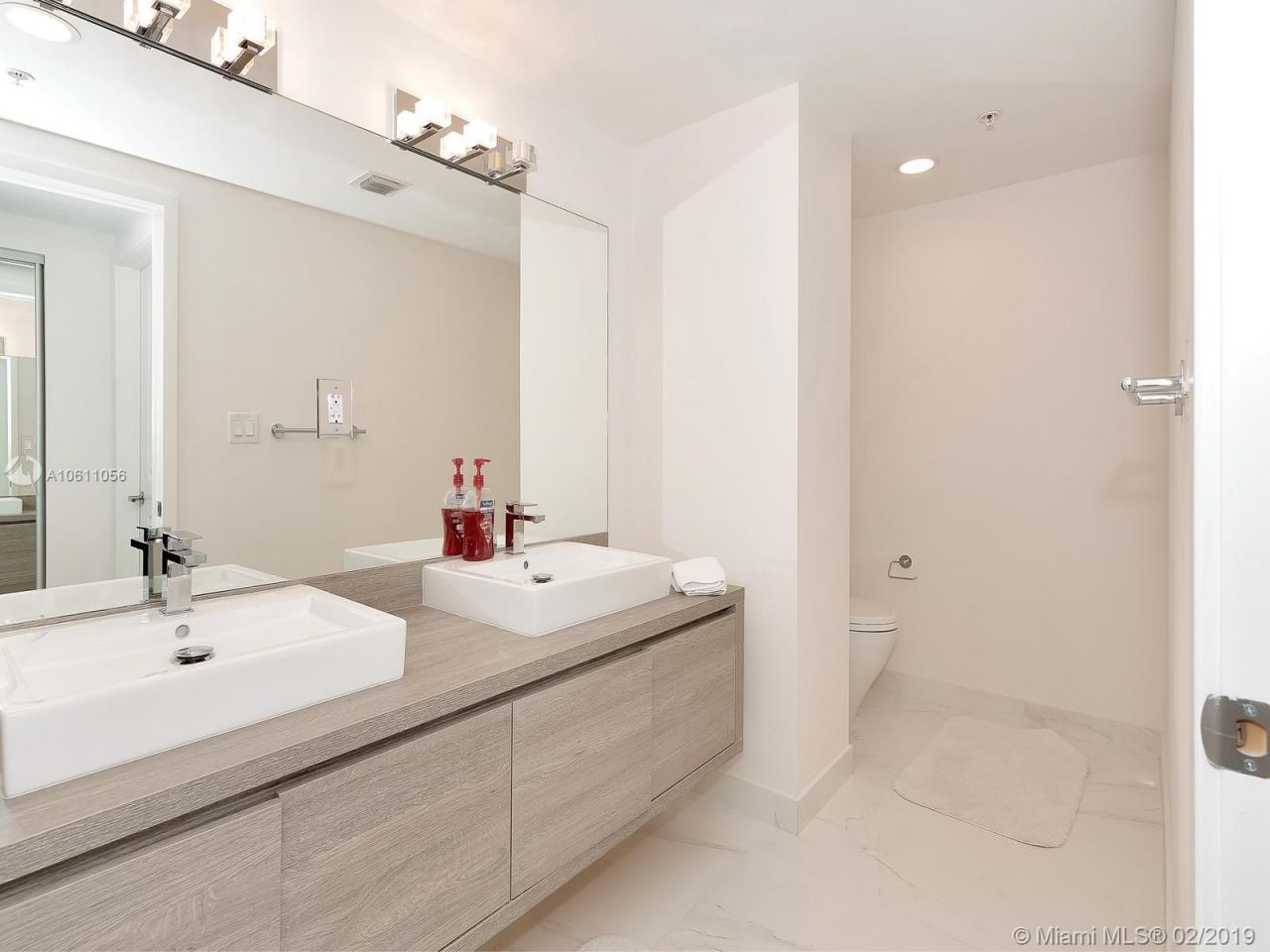 Piso en Miami, Estados Unidos, 170 m² - imagen 8