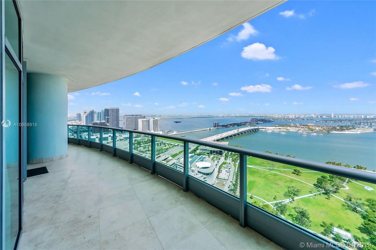 Flat in Miami, USA, 210 m² - picture 1