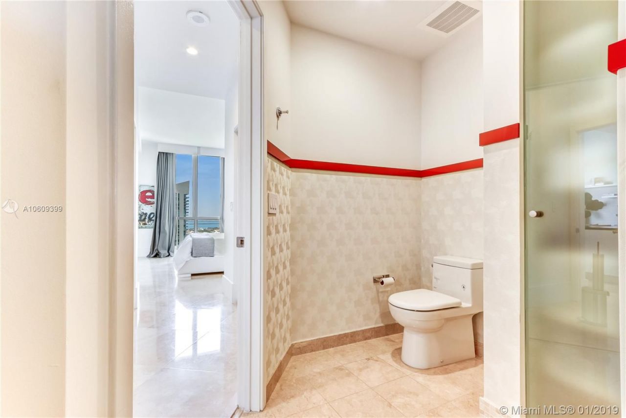 Flat in Miami, USA, 170 m² - picture 6