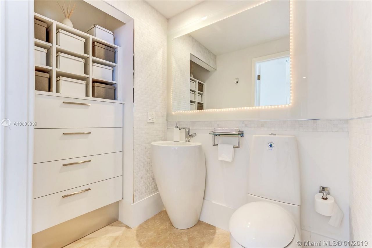 Flat in Miami, USA, 170 m² - picture 9