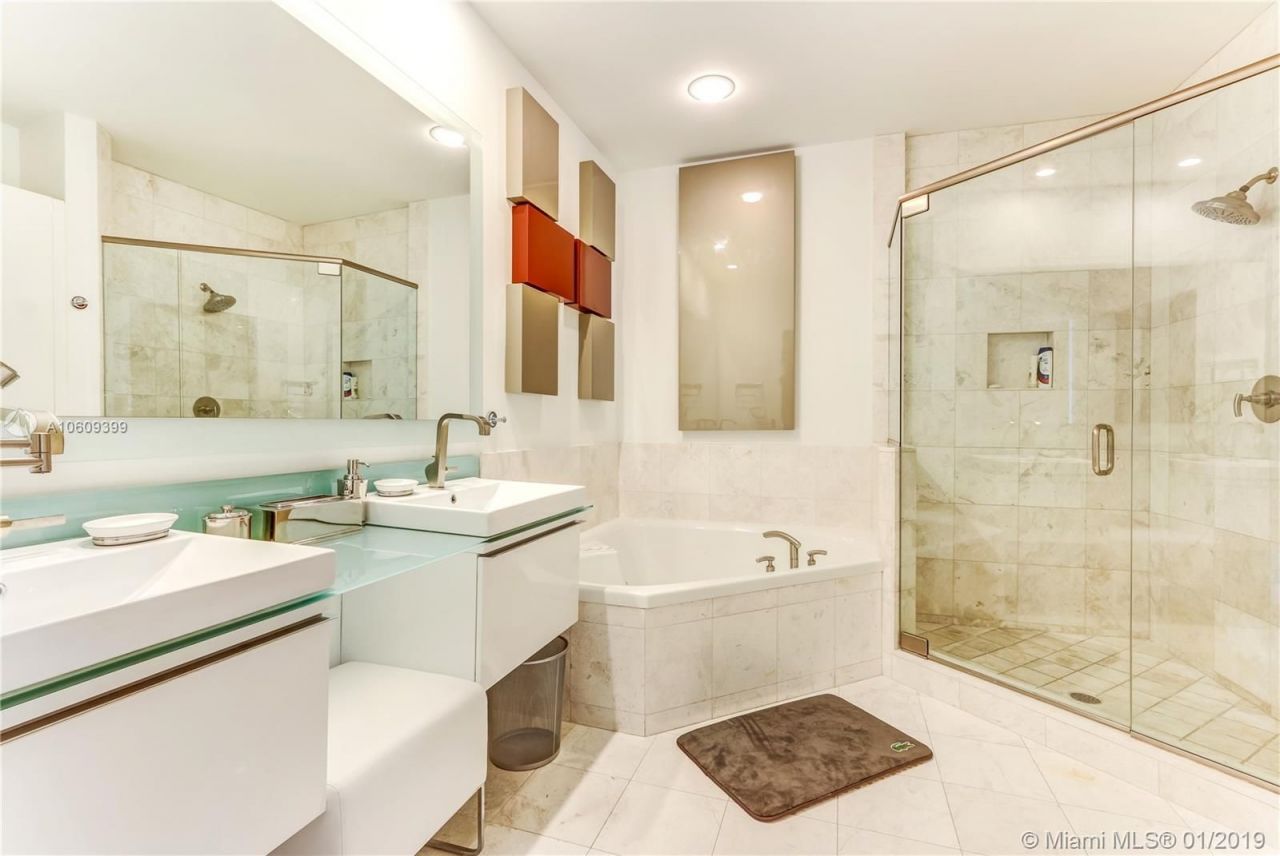 Flat in Miami, USA, 170 m² - picture 13