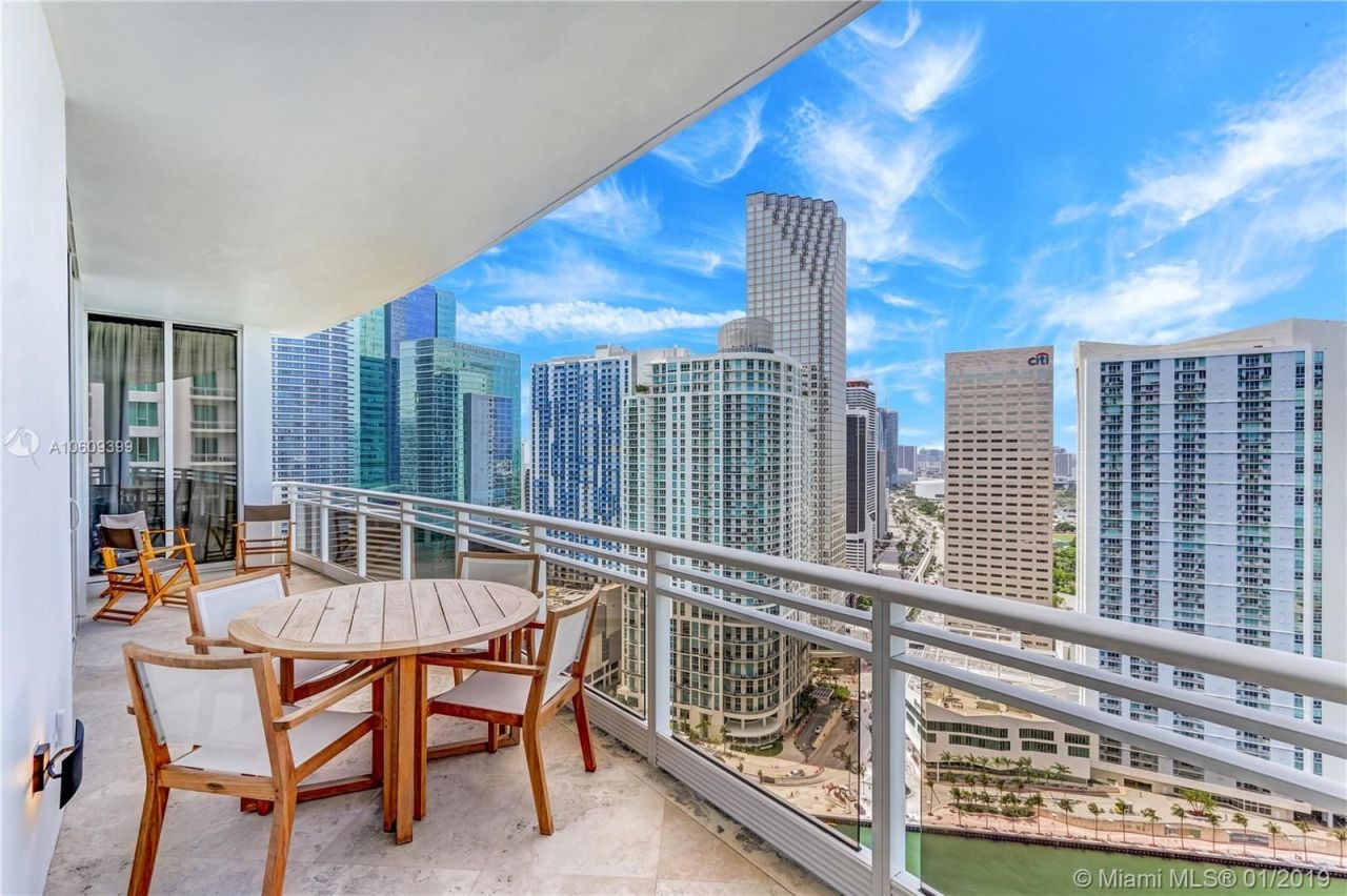 Flat in Miami, USA, 170 m² - picture 2