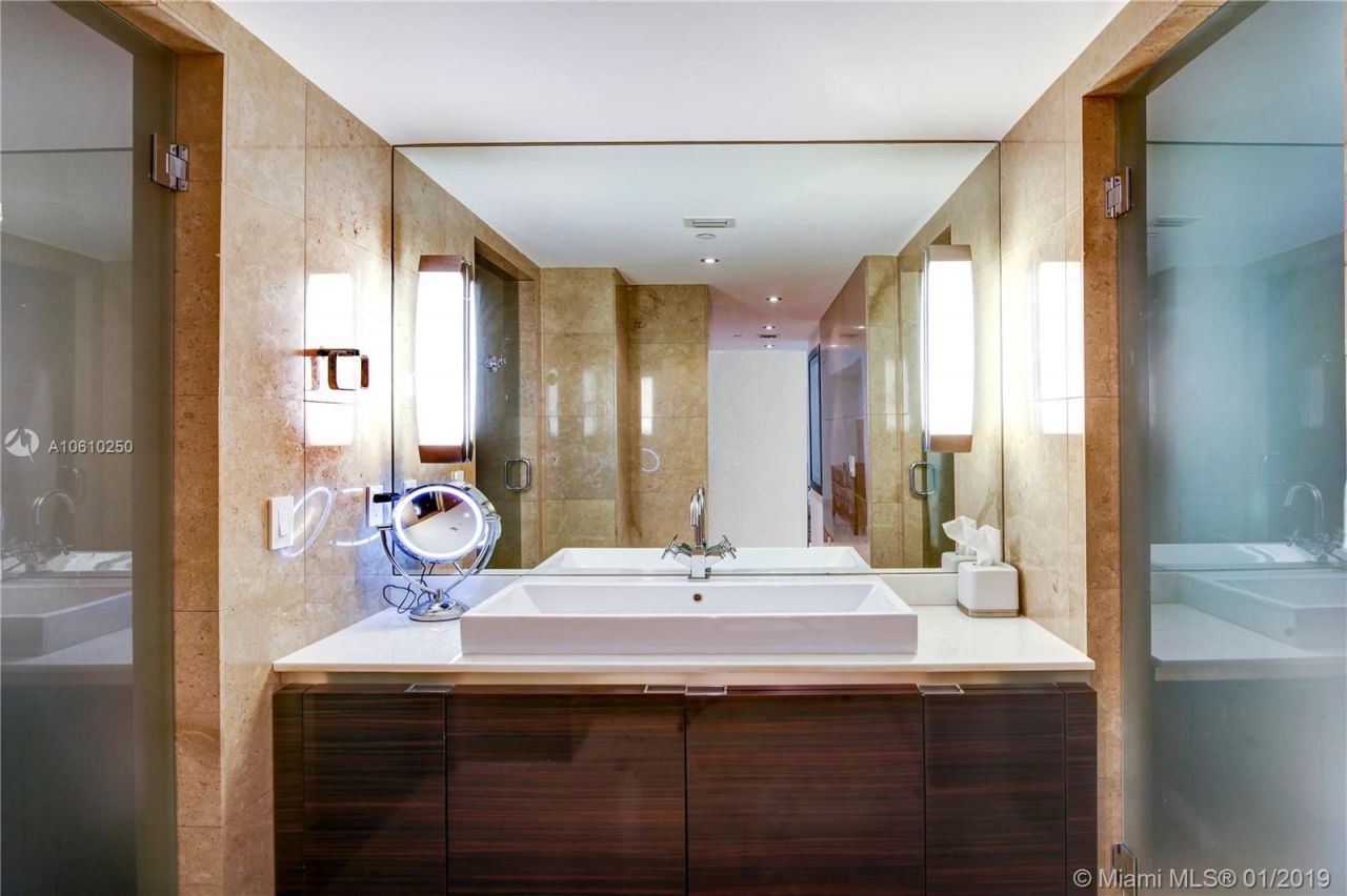 Piso en Miami, Estados Unidos, 150 m² - imagen 7