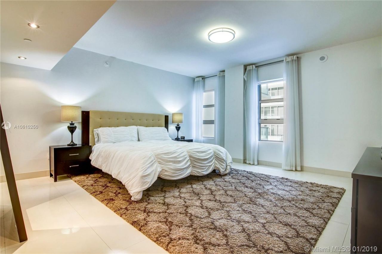 Piso en Miami, Estados Unidos, 150 m² - imagen 9