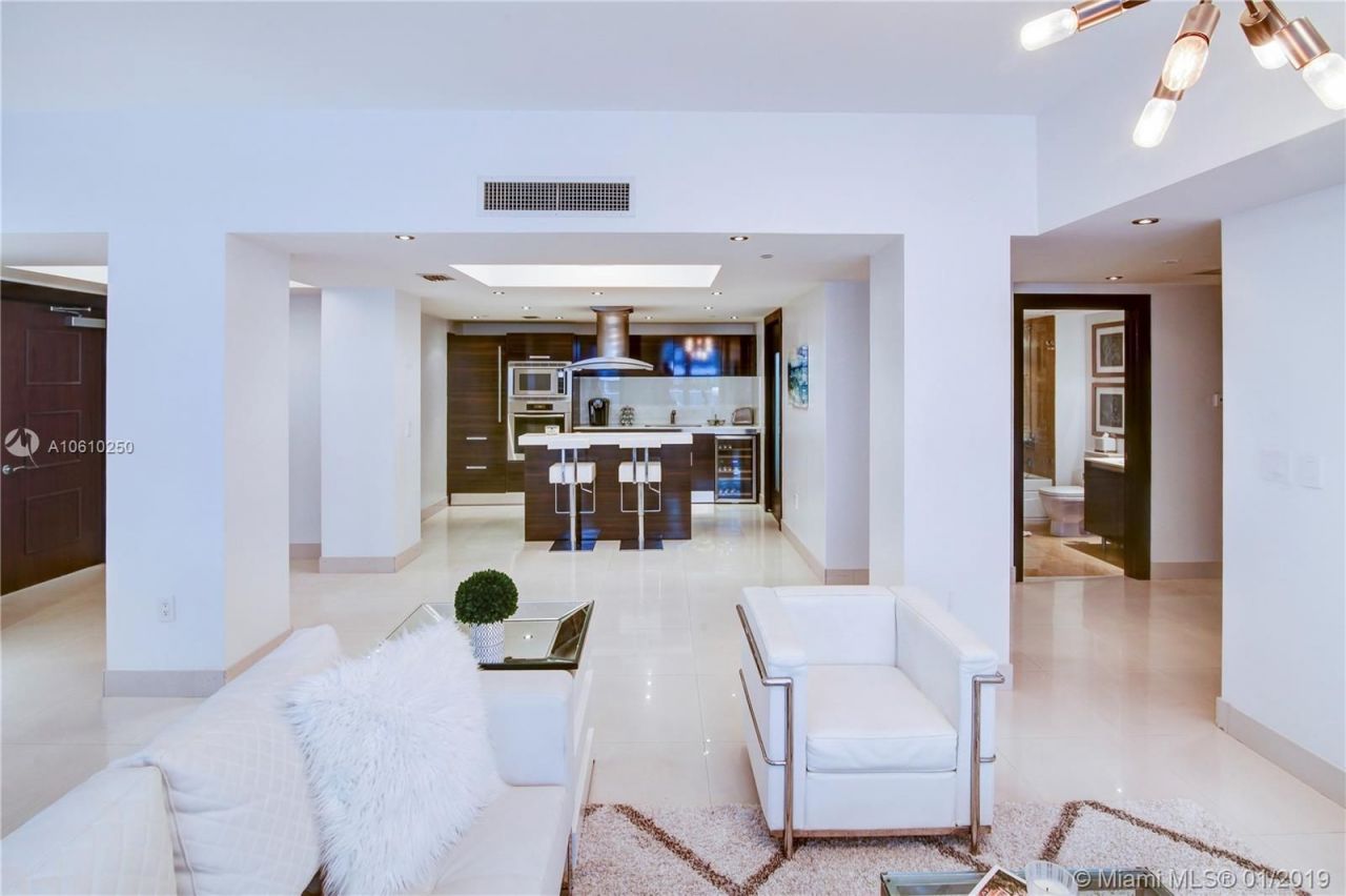 Piso en Miami, Estados Unidos, 150 m² - imagen 10