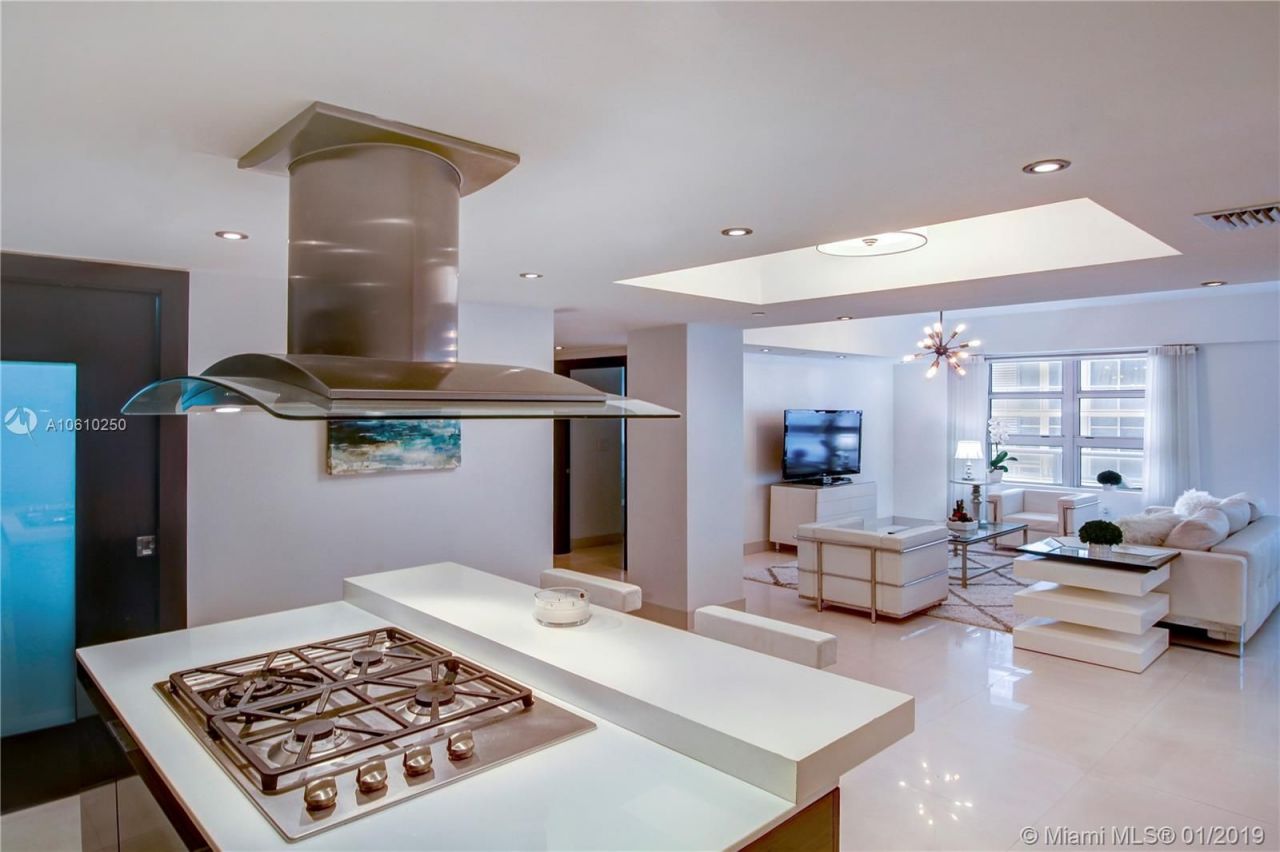 Piso en Miami, Estados Unidos, 150 m² - imagen 13