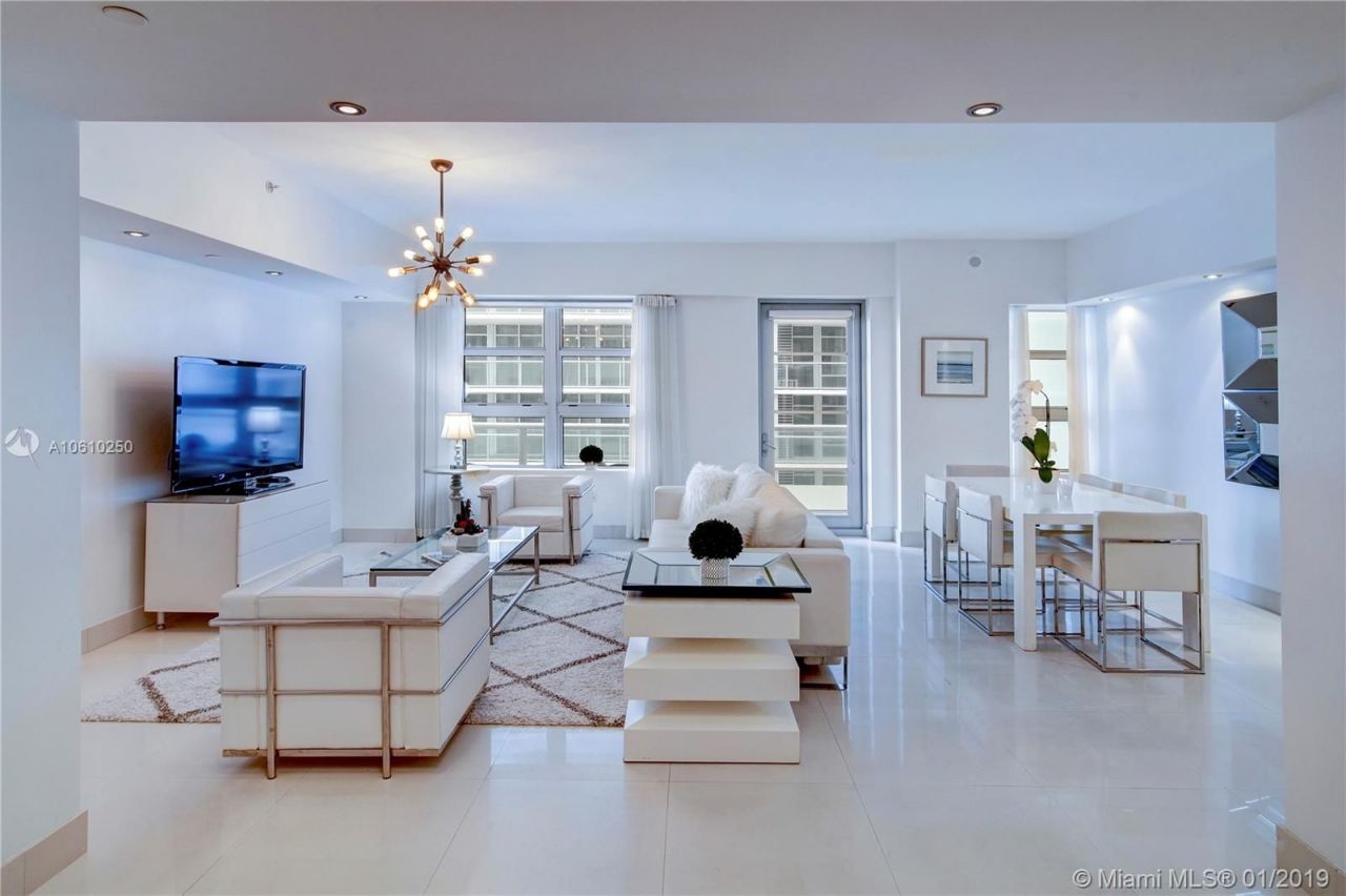 Piso en Miami, Estados Unidos, 150 m² - imagen 17