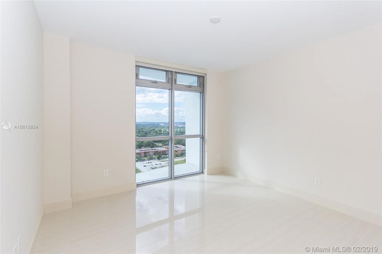 Flat in Miami, USA, 210 m² - picture 10