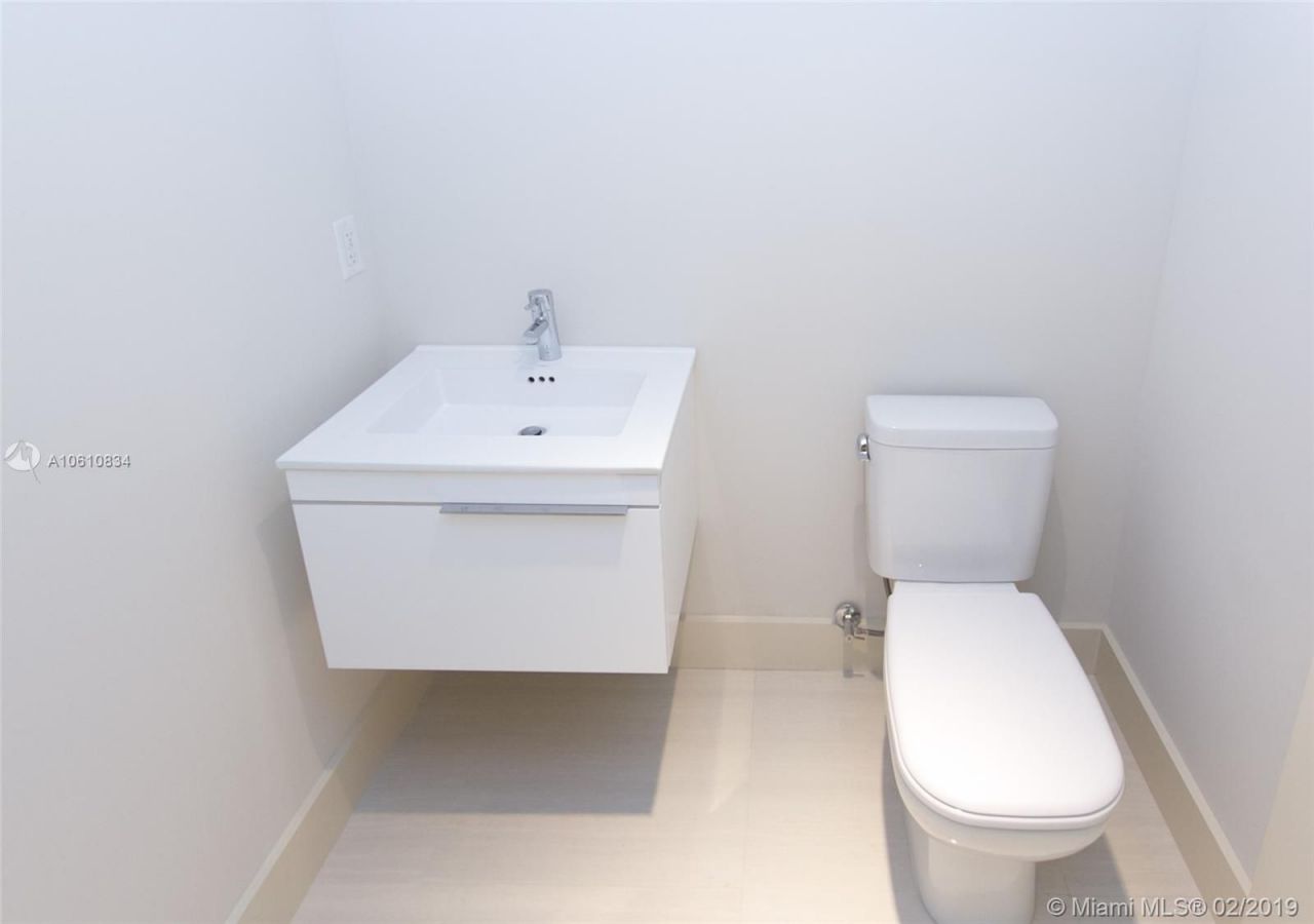 Flat in Miami, USA, 210 m² - picture 8