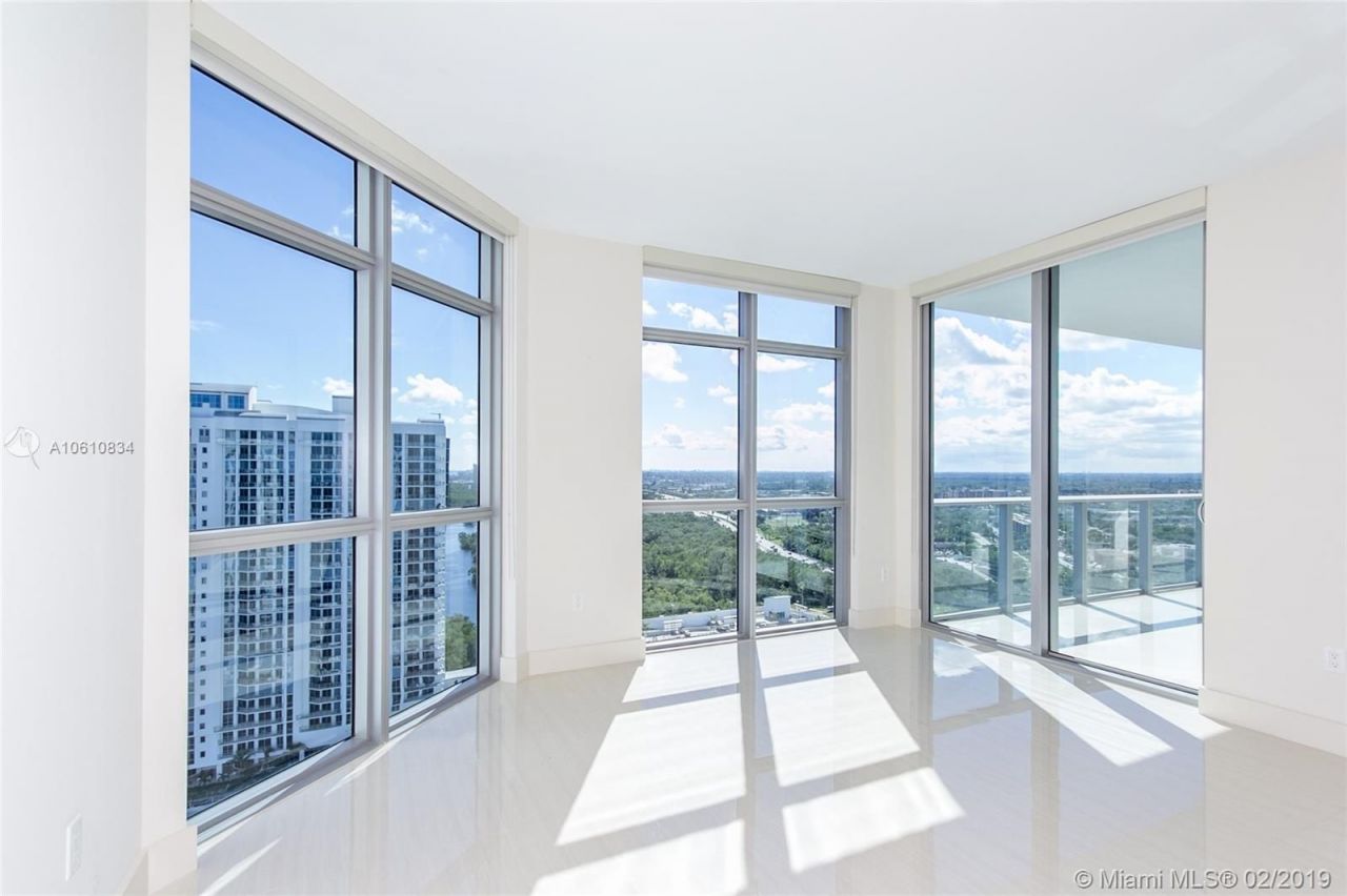 Flat in Miami, USA, 210 m² - picture 4