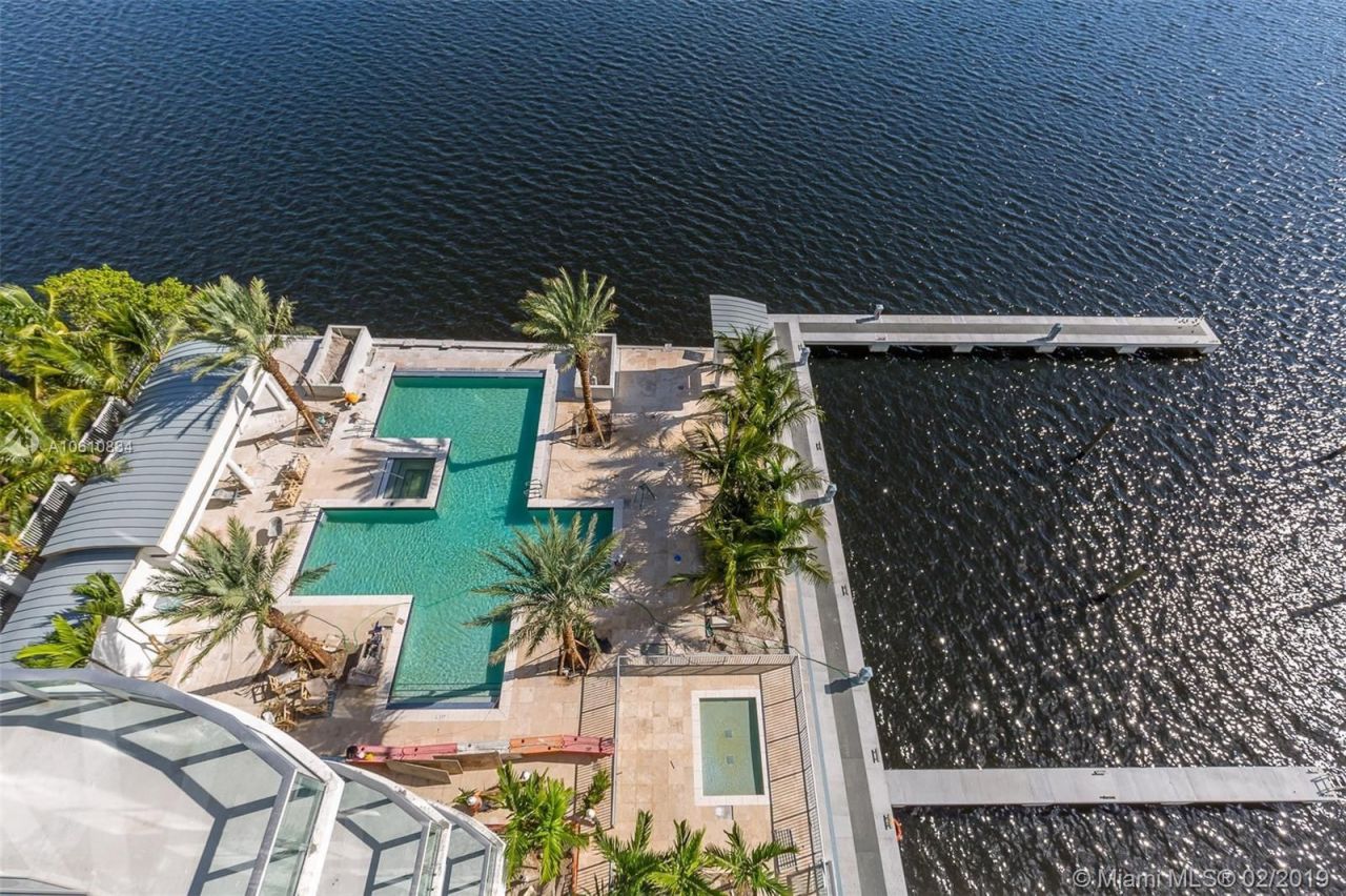 Flat in Miami, USA, 210 m² - picture 12