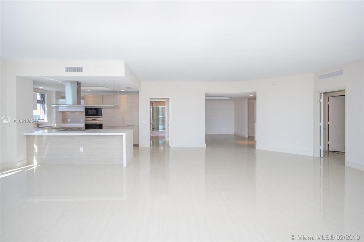 Flat in Miami, USA, 210 m² - picture 6