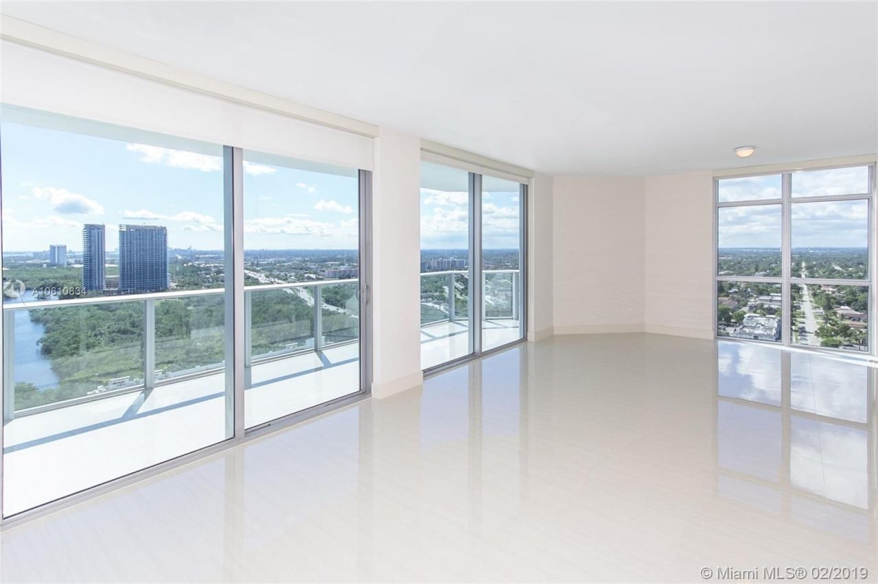 Flat in Miami, USA, 210 m² - picture 3