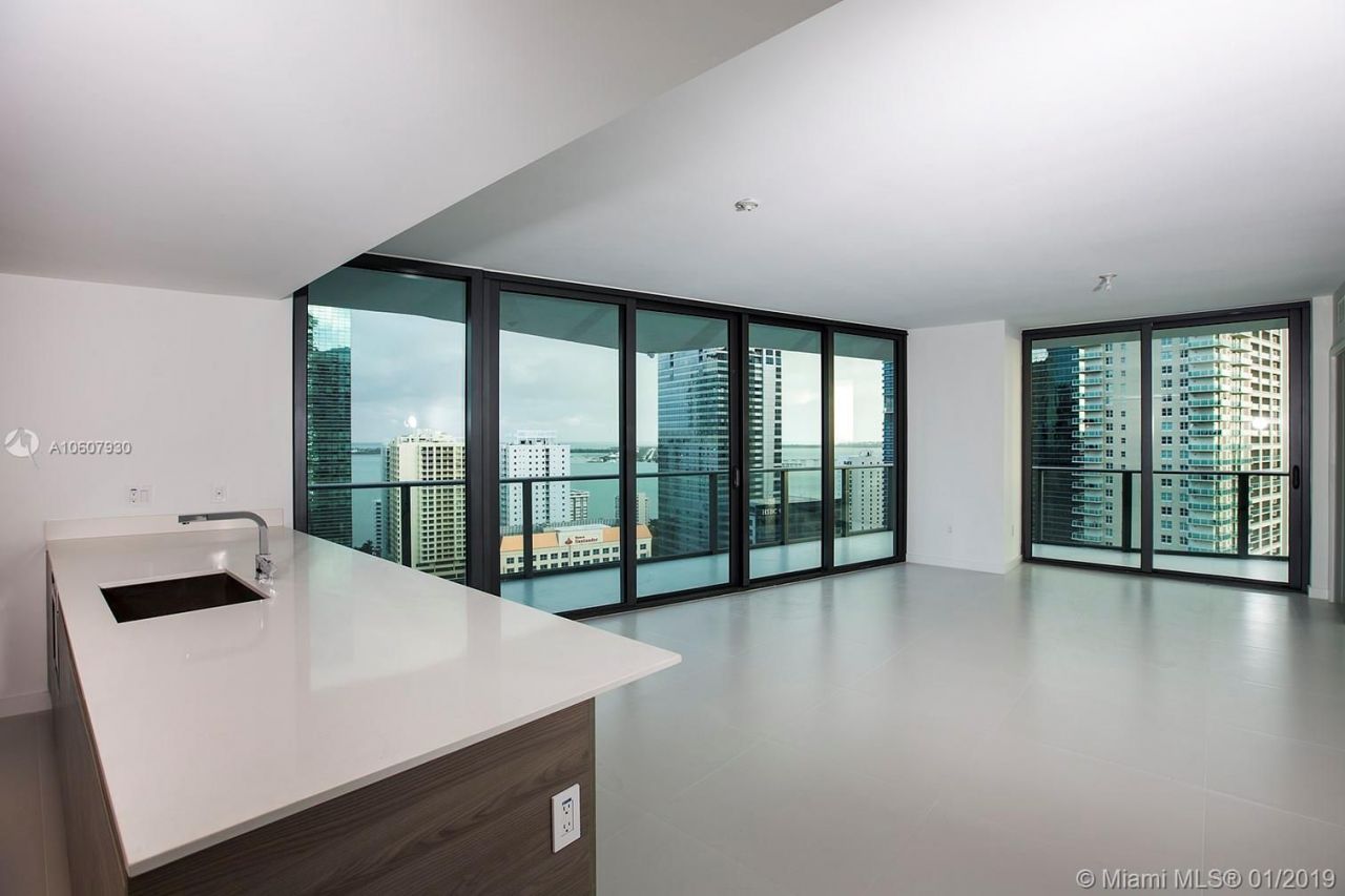 Flat in Miami, USA, 120 m² - picture 1