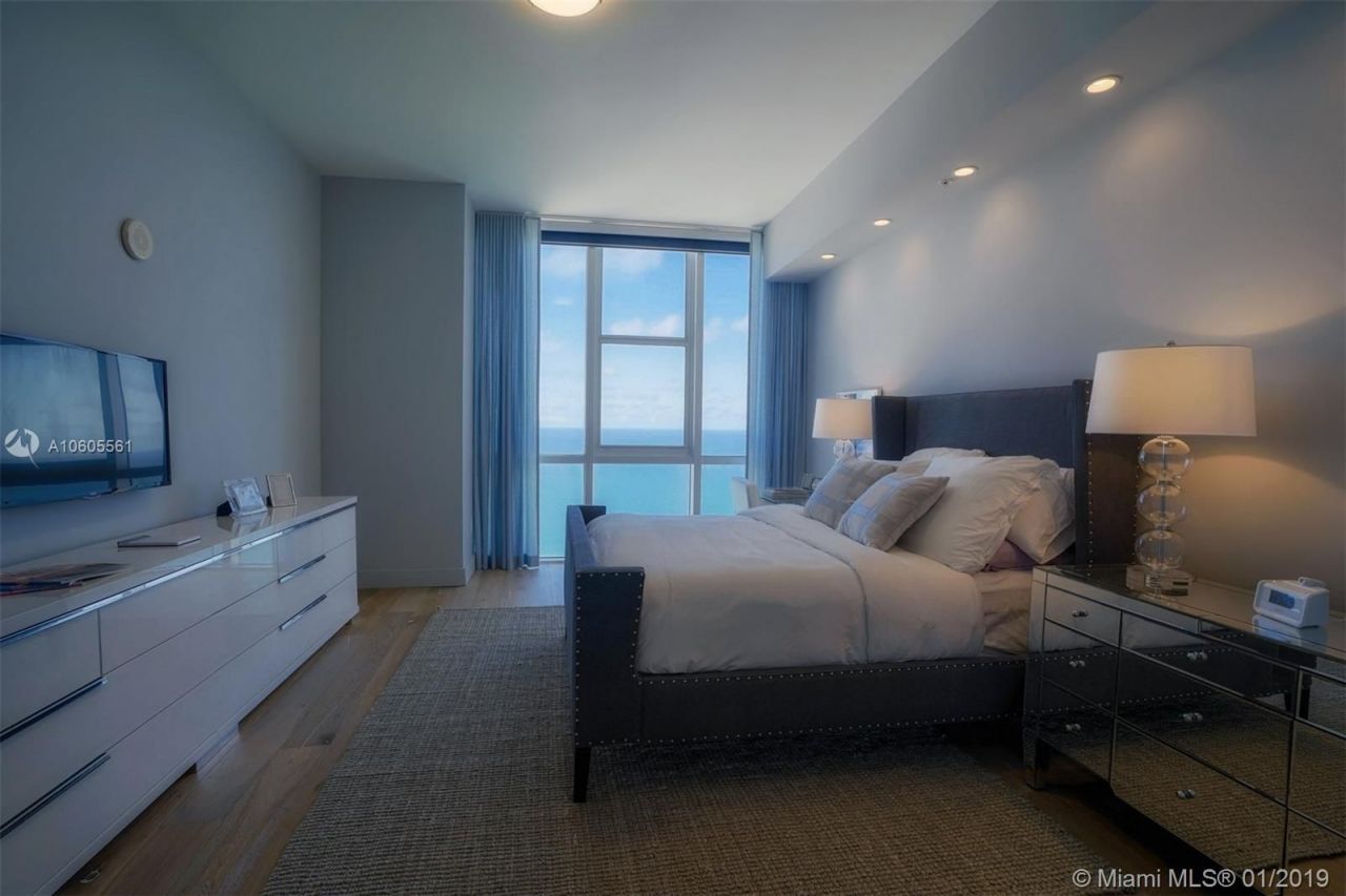 Ático en Miami, Estados Unidos, 640 m² - imagen 4