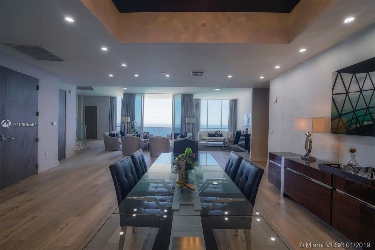 Ático en Miami, Estados Unidos, 640 m² - imagen 9