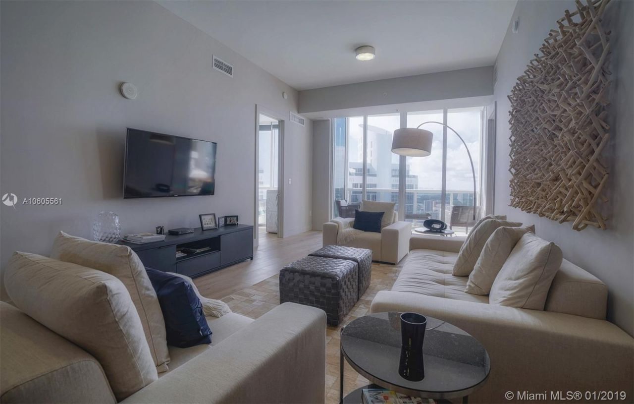 Ático en Miami, Estados Unidos, 640 m² - imagen 18