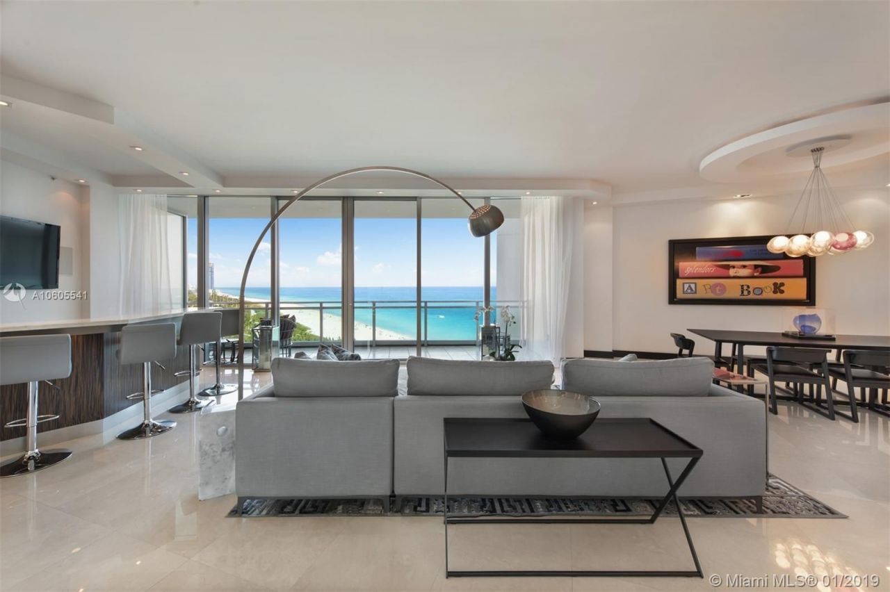 Flat in Miami, USA, 300 m² - picture 1