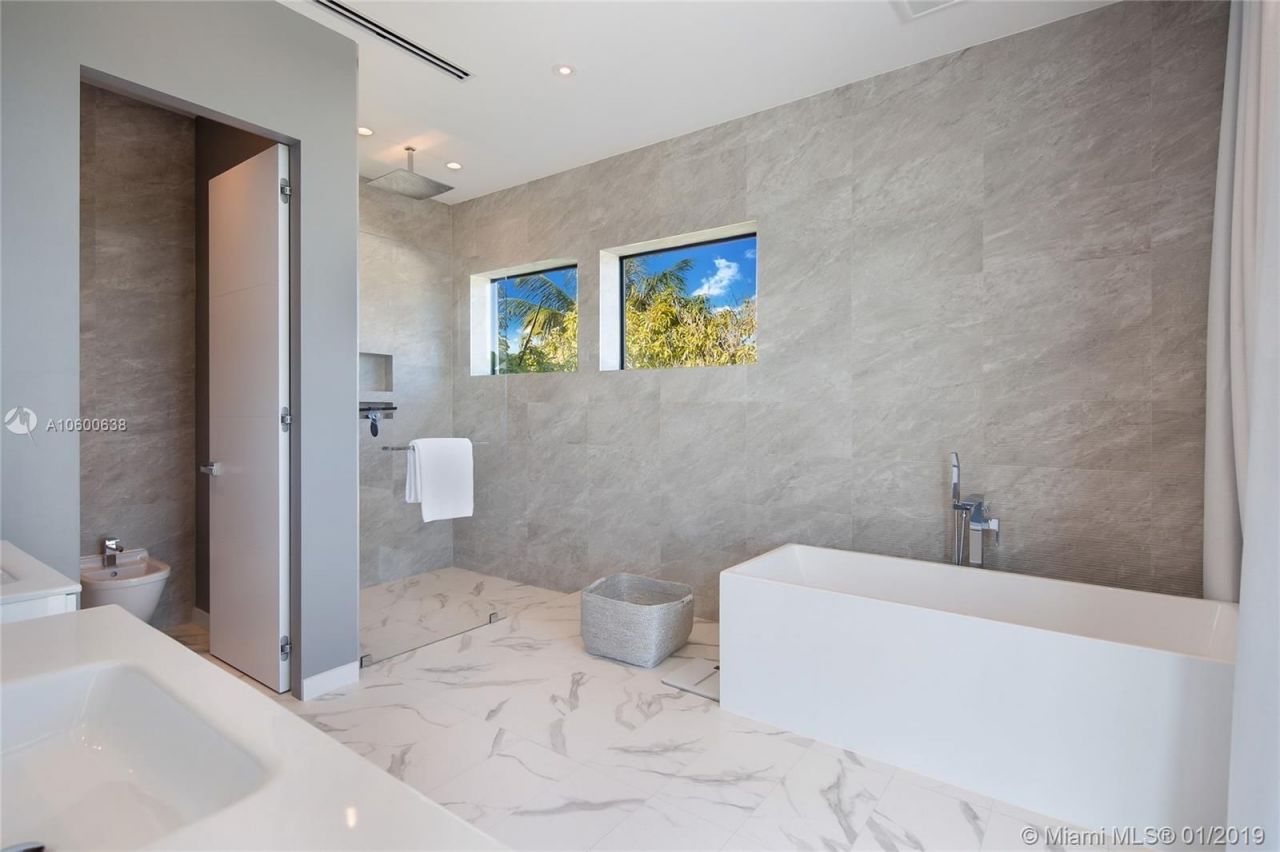 Villa à Miami, États-Unis, 500 m² - image 6