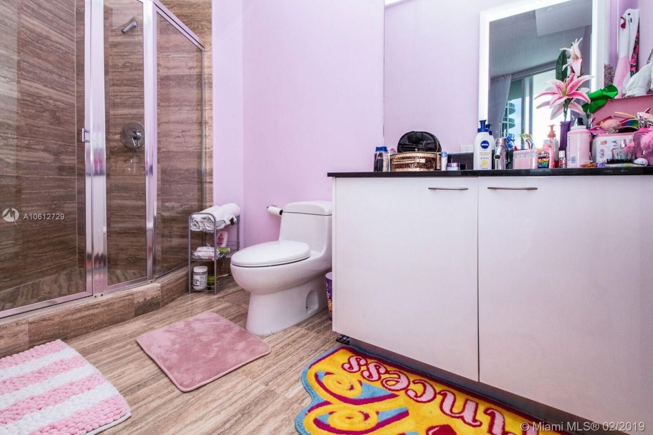 Flat in Miami, USA, 200 m² - picture 11