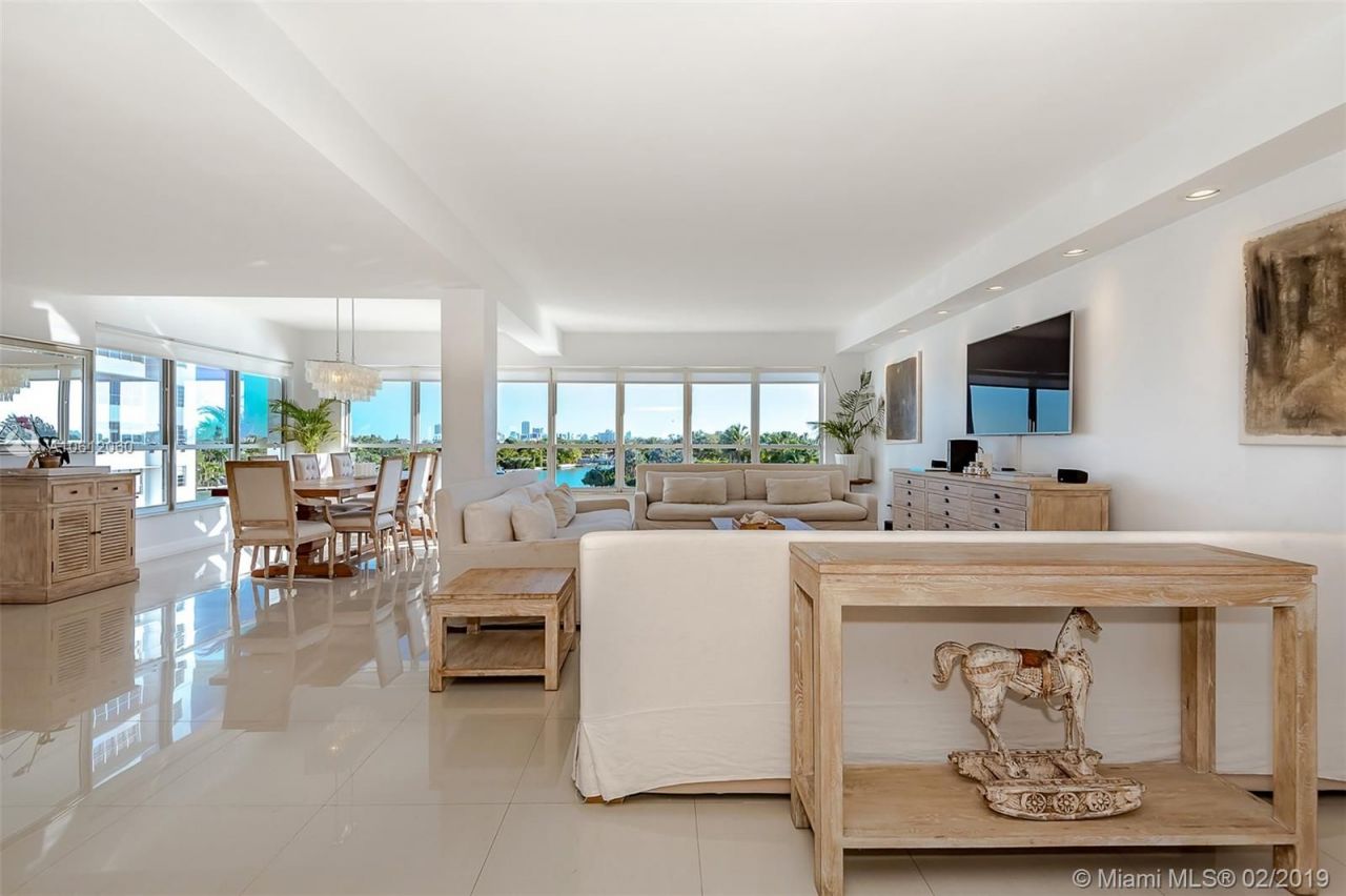 Piso en Miami, Estados Unidos, 175 m² - imagen 2