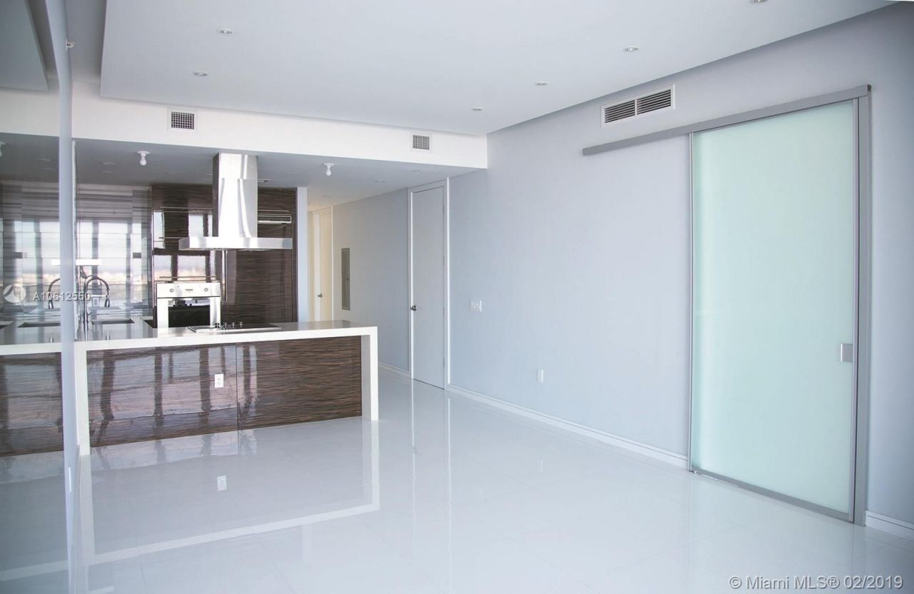 Flat in Miami, USA, 150 m² - picture 9