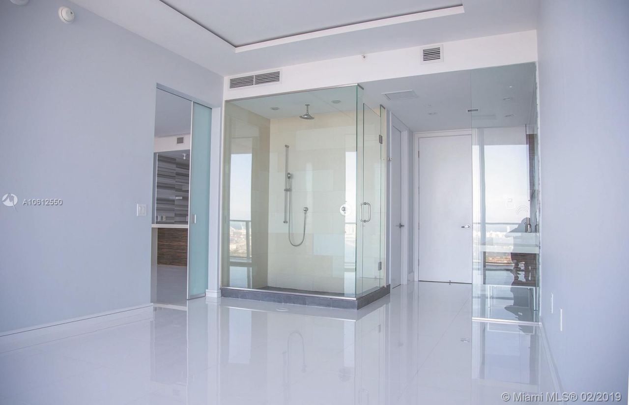 Flat in Miami, USA, 150 m² - picture 12