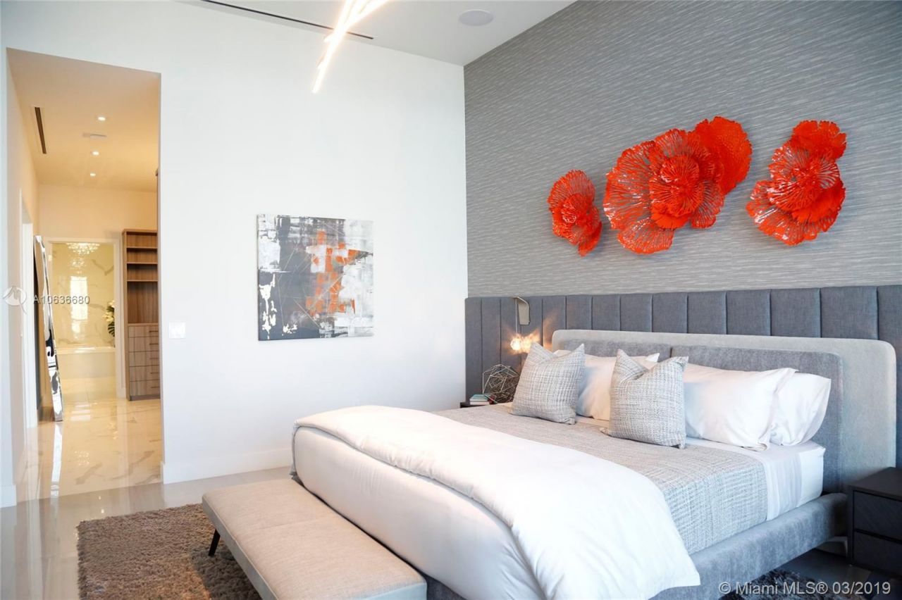 Penthouse in Miami, USA, 650 m² - picture 5