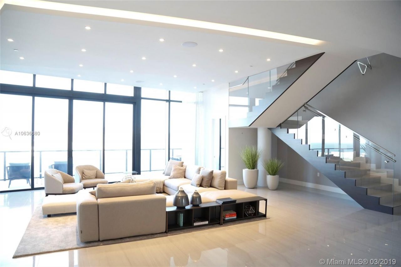 Penthouse in Miami, USA, 650 m² - picture 13