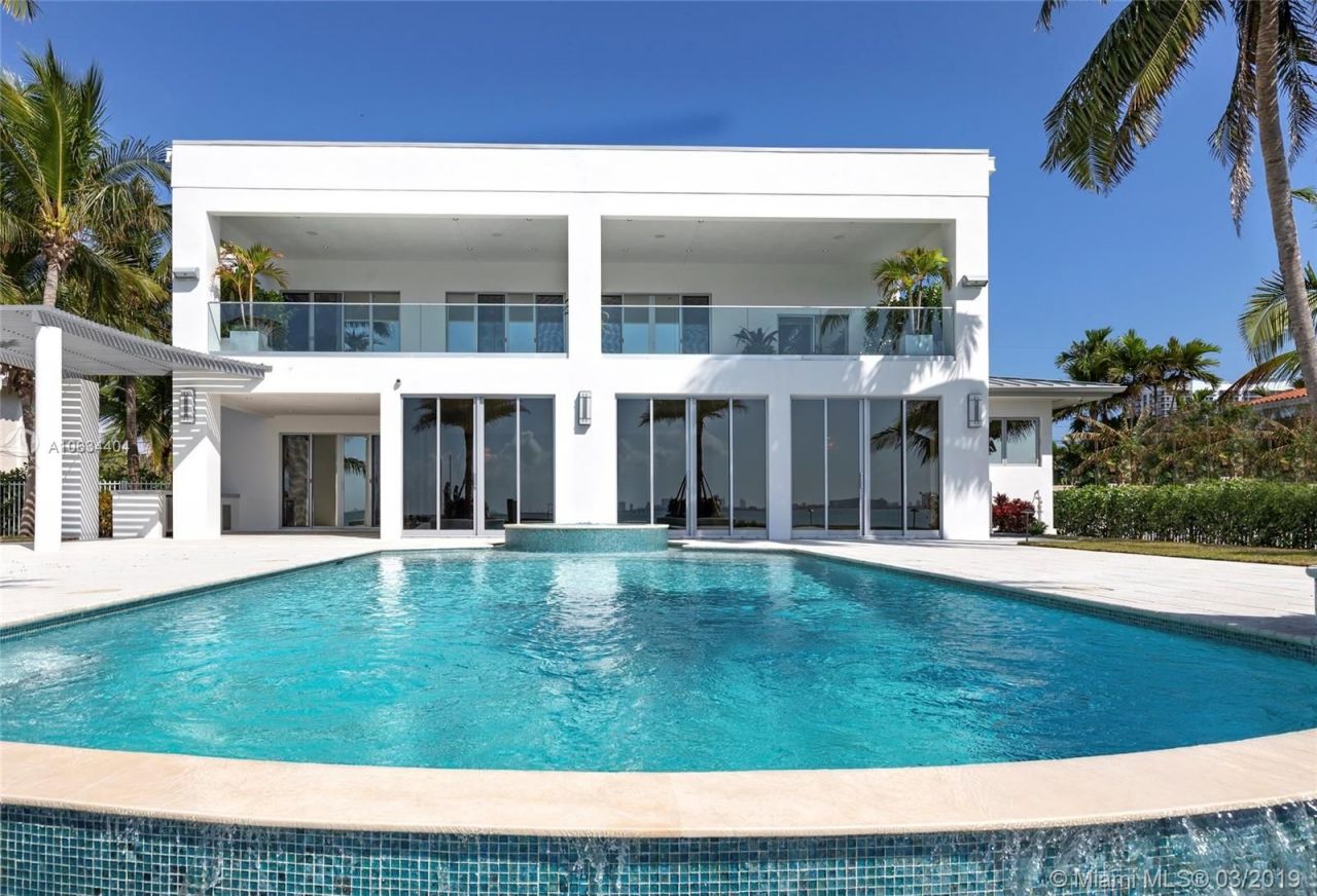 Villa à Miami, États-Unis, 500 m² - image 1