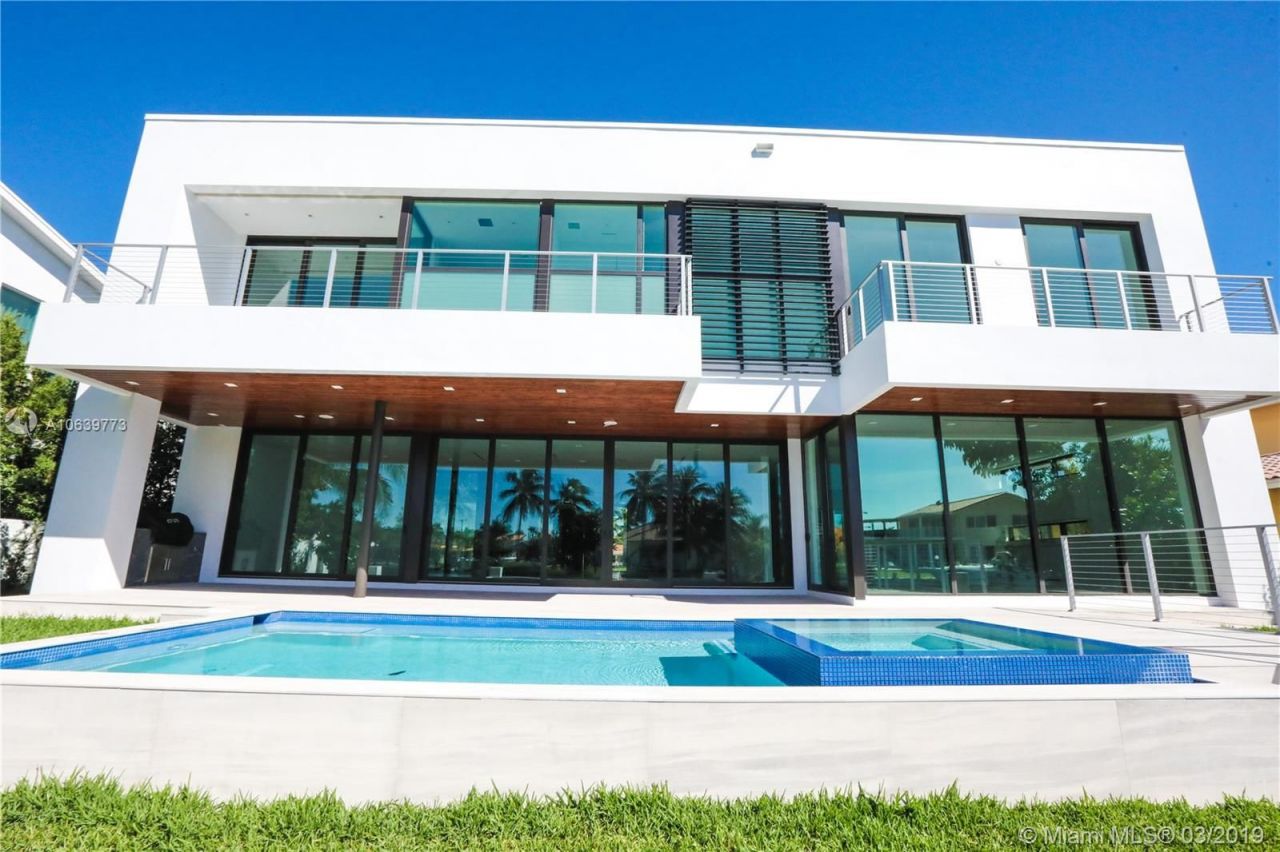 Villa à Miami, États-Unis, 600 m² - image 11